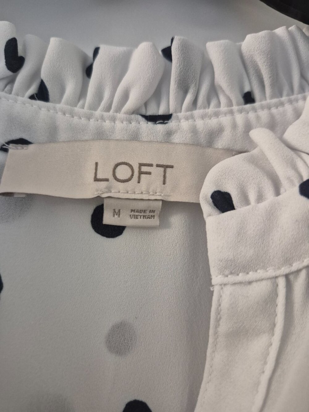 LOFT Dotted Split Neck Shell - Picture 3 of 4